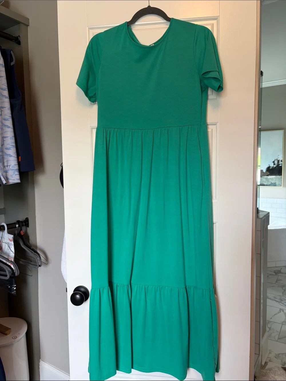 Women's Green Short-Sleeve Tiered Maxi Dress
